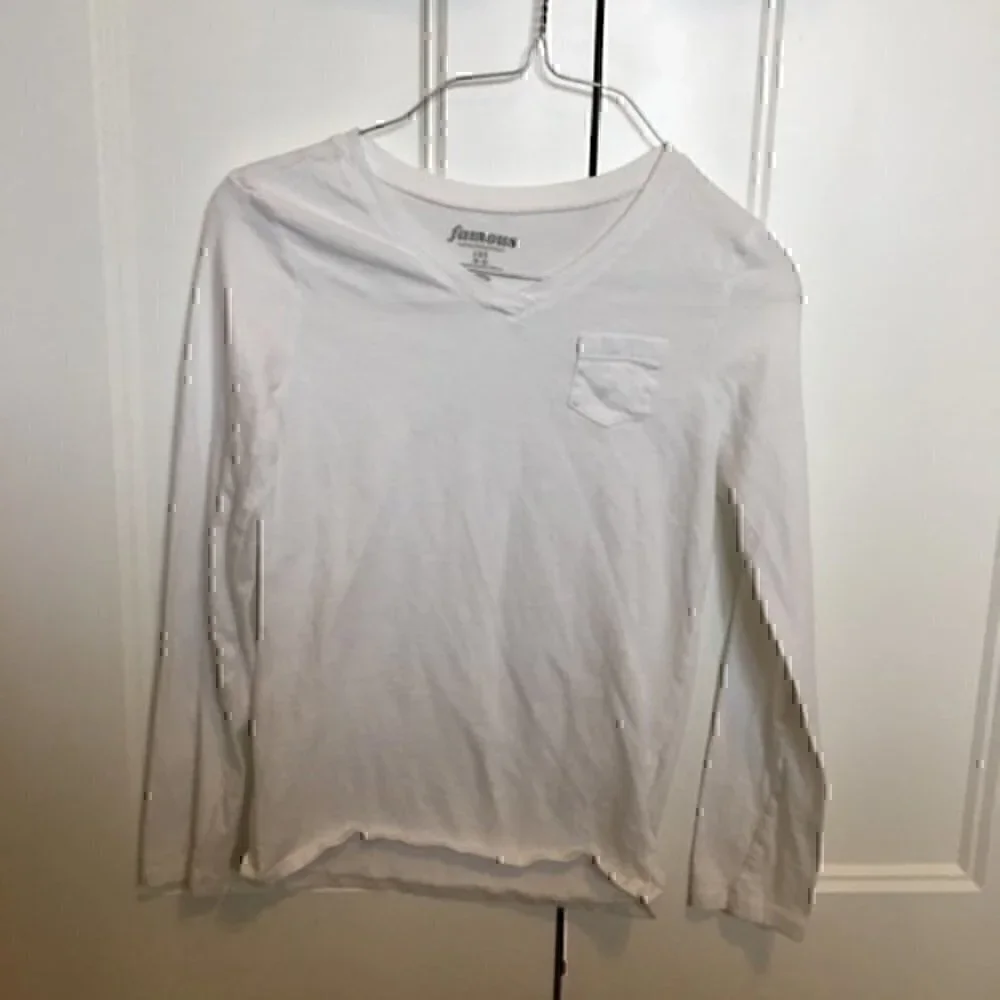 Old Navy Girls size large 10/12 white pocket v neck shirt